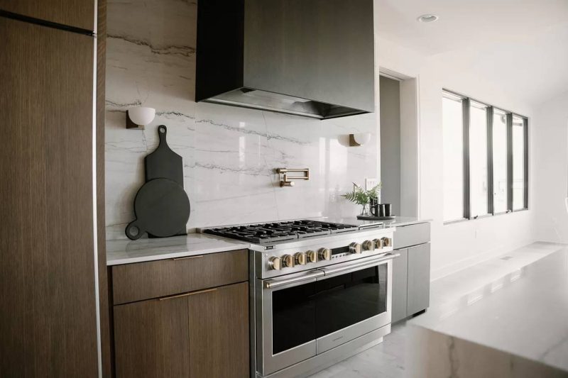 Kitchen backsplash installation Indianapolis | Peak Stone Company